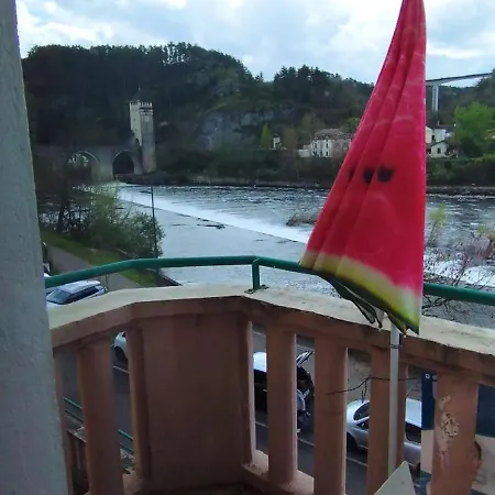 Le Petit Valentre Апартаменты Каор